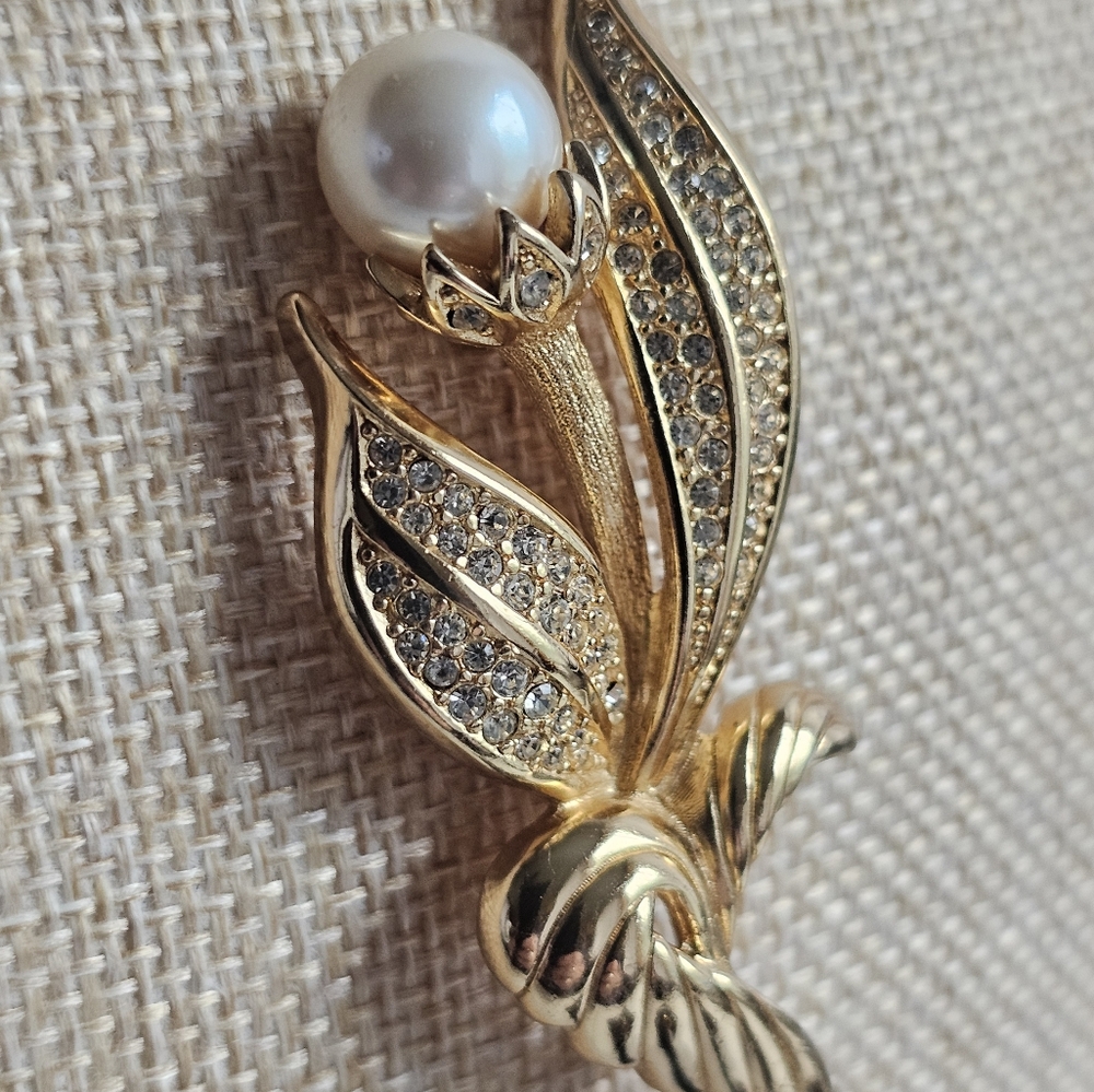 Vintage Dior Floral Pearl and Rhinstone Brooch - Picture 8 of 11